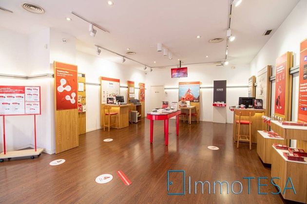 Foto 1 de Local en alquiler en Centre - Eixample – Can Llobet – Can Serra de 85 m²