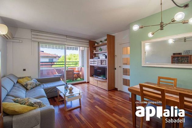 Foto 1 de Piso en venta en Centre - Eixample – Can Llobet – Can Serra de 3 habitaciones con garaje y balcón
