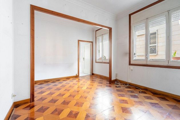 Foto 2 de Pis en venda a Vila de Gràcia de 4 habitacions amb calefacció i ascensor