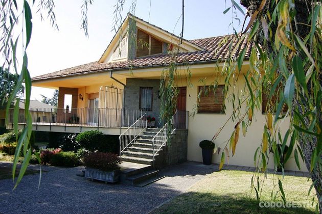 Foto 2 de Casa en venda a Sant Vicenç de Torelló de 4 habitacions amb piscina i jardí