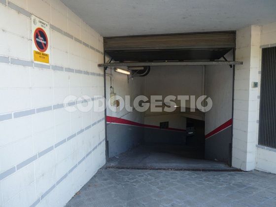 Foto 2 de Garatge en venda a calle D'enric Prat de la Riba de 36 m²