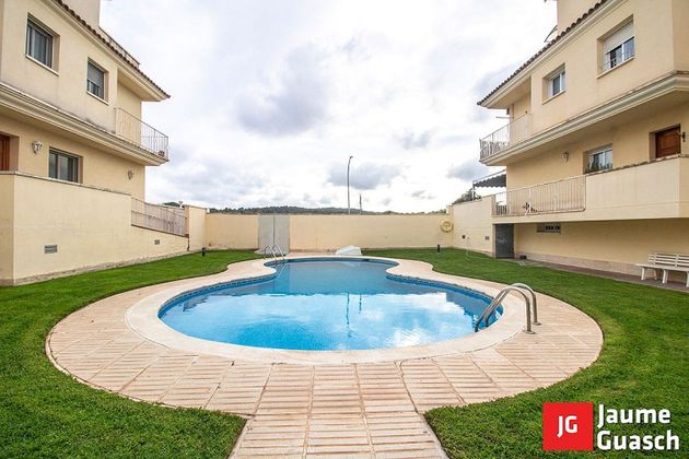Foto 1 de Casa adossada en venda a Riera de Gaià, La de 4 habitacions amb terrassa i piscina