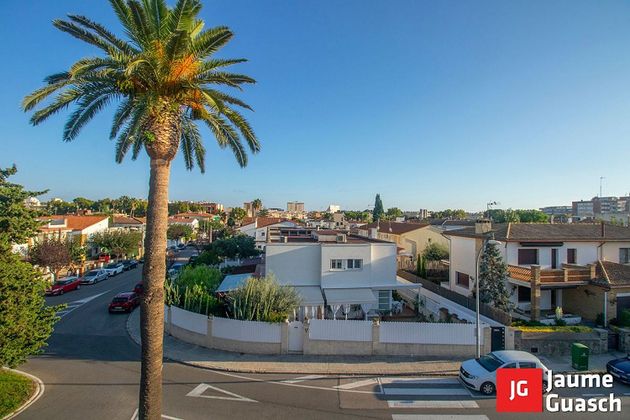 Foto 2 de Casa en venta en Sant Jordi-Babilonia de 4 habitaciones con terraza y garaje
