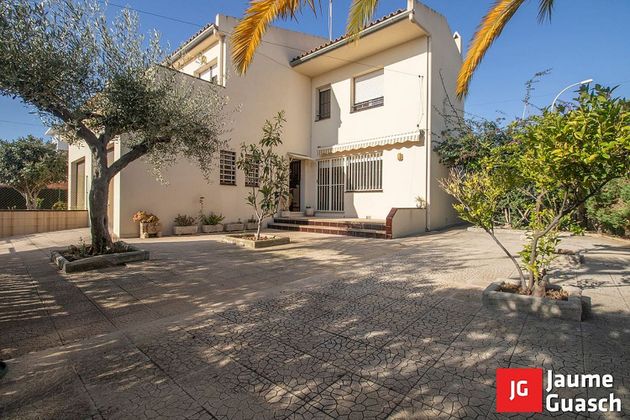 Foto 1 de Casa adossada en venda a Sant Jordi-Babilonia de 3 habitacions amb terrassa i garatge