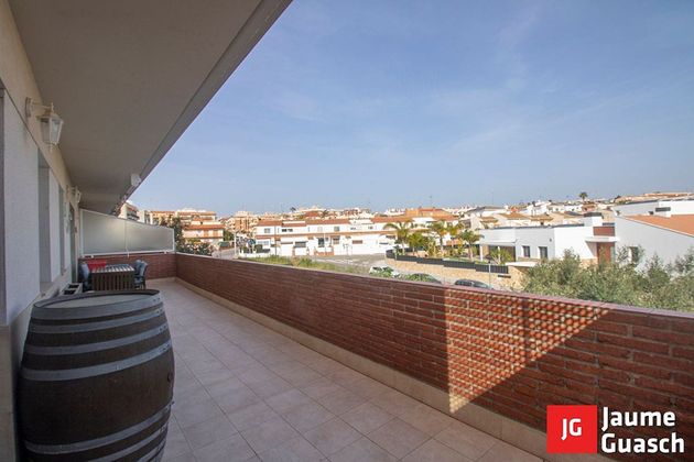 Foto 2 de Pis en venda a Centre - Torredembarra de 4 habitacions amb terrassa i garatge