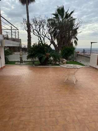 Foto 2 de Venta de chalet en Ciutat Diagonal - La Miranda - La Mallola de 7 habitaciones con terraza y piscina