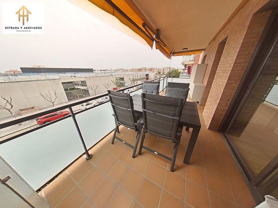 Foto 1 de Venta de piso en Prat de Cunit de 3 habitaciones con terraza y piscina