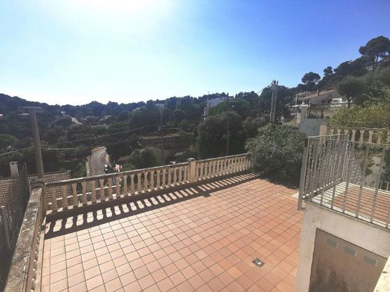 Foto 2 de Xalet en venda a Sant Cebrià de Vallalta de 4 habitacions amb terrassa i jardí