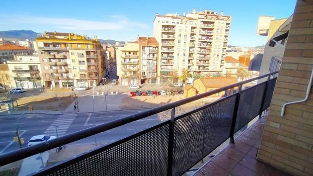 Foto 2 de Piso en venta en Mas Masó - Hospital de 3 habitaciones con terraza y balcón