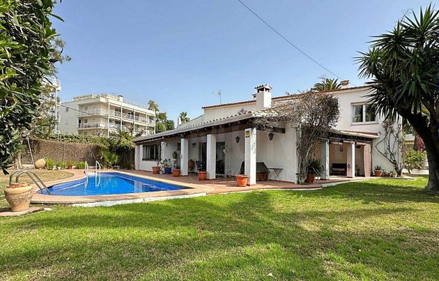 Foto 1 de Casa en alquiler en Can Girona - Terramar - Can Pei - Vinyet de 5 habitaciones con terraza y piscina