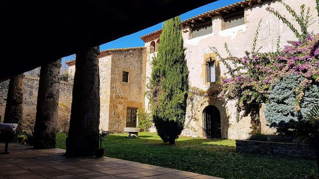 Foto 1 de Casa rural en venta en Foixà de 10 habitaciones con terraza y piscina
