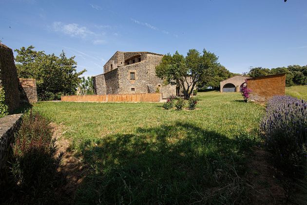 Foto 2 de Casa rural en venda a Rupià de 5 habitacions amb terrassa i piscina