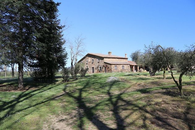Foto 1 de Casa rural en venta en Llagostera de 5 habitaciones con jardín y calefacción