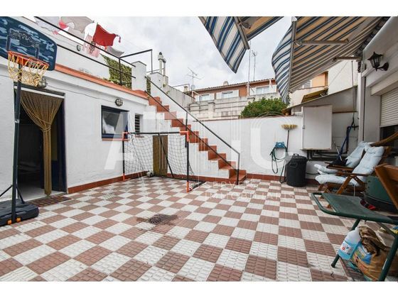 Foto 2 de Casa en venta en Can Feu - Can Gambús - Hostafrancs de 4 habitaciones con terraza y piscina
