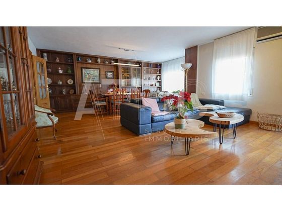 Foto 1 de Piso en venta en Centre - Castellar del Vallès de 5 habitaciones con balcón y aire acondicionado