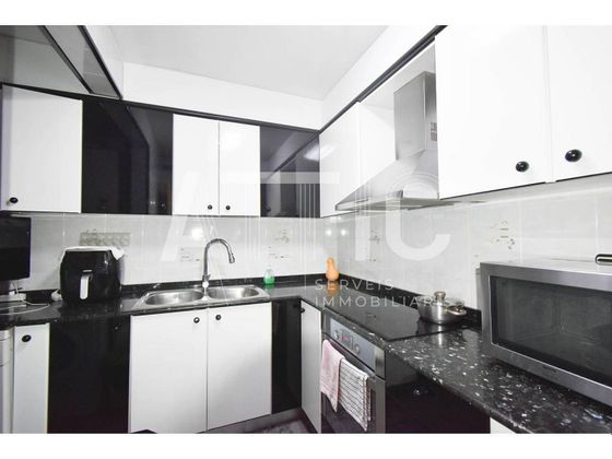Foto 1 de Pis en venda a Centre - Eixample – Can Llobet – Can Serra de 4 habitacions amb balcó i aire acondicionat