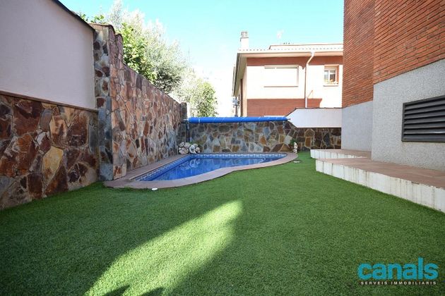 Foto 2 de Piso en venta en Serraparera de 4 habitaciones con terraza y piscina