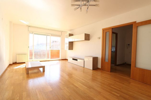 Foto 1 de Piso en venta en Sant Andreu de Palomar de 3 habitaciones con terraza y garaje