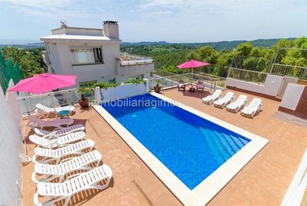 Foto 1 de Chalet en venta en Urbanitzacions de 6 habitaciones con terraza y piscina