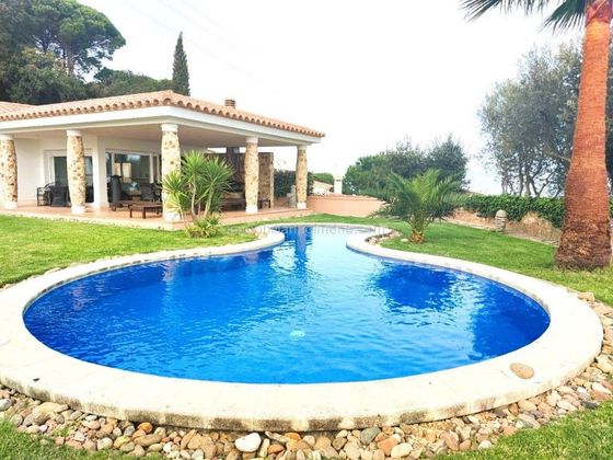 Foto 2 de Xalet en venda a Roca Grossa - Serra Brava de 4 habitacions amb piscina i calefacció