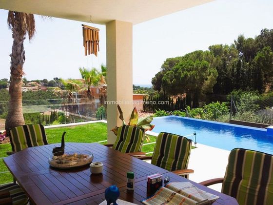Foto 2 de Chalet en venta en Roca Grossa - Serra Brava de 4 habitaciones con terraza y piscina