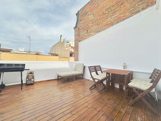 Foto 1 de Venta de ático en El Poble Sec - Parc de Montjuïc de 2 habitaciones con terraza y aire acondicionado