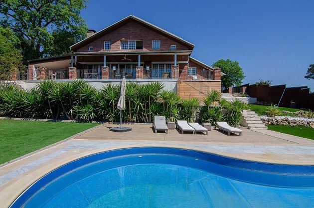 Foto 2 de Casa en venta en Bellaterra de 4 habitaciones con terraza y piscina