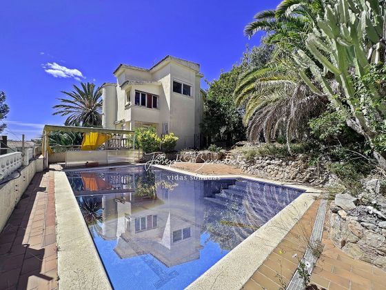 Foto 2 de Chalet en venta en Montmar de 7 habitaciones con terraza y piscina
