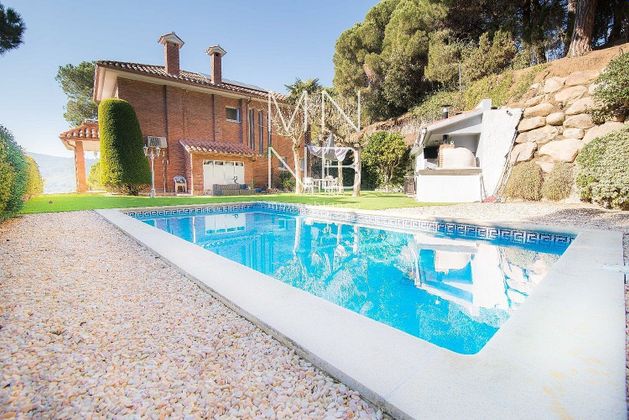 Foto 1 de Xalet en venda a Arenys de Munt de 4 habitacions amb terrassa i piscina