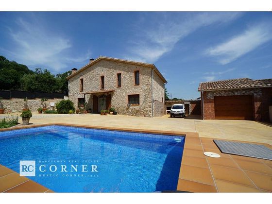 Foto 1 de Chalet en venta en Lliçà de Vall de 6 habitaciones con piscina y garaje