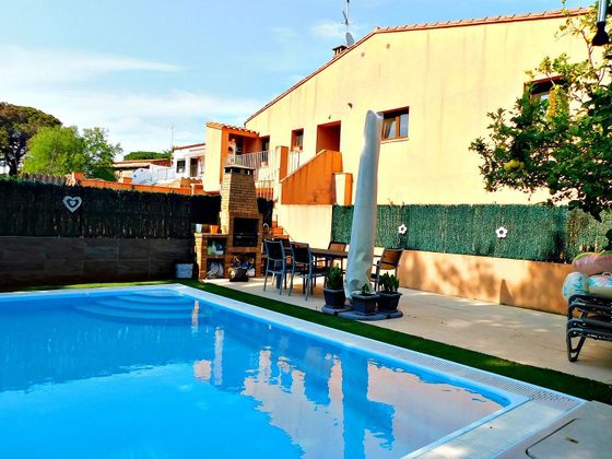 Foto 1 de Àtic en venda a Calonge Poble de 3 habitacions amb terrassa i piscina