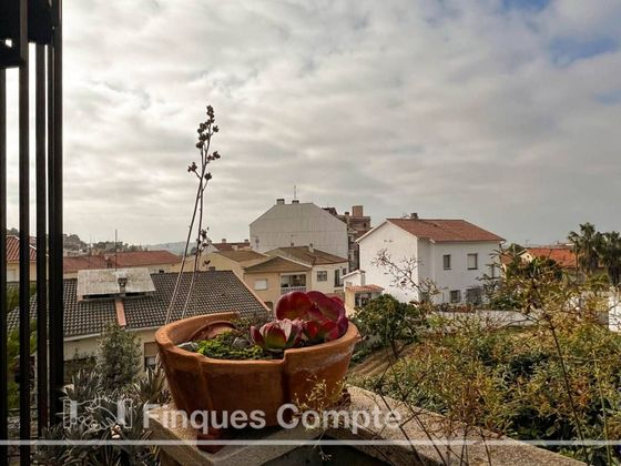 Foto 2 de Casa adosada en venta en Centro - Roda de Barà de 5 habitaciones con terraza y balcón