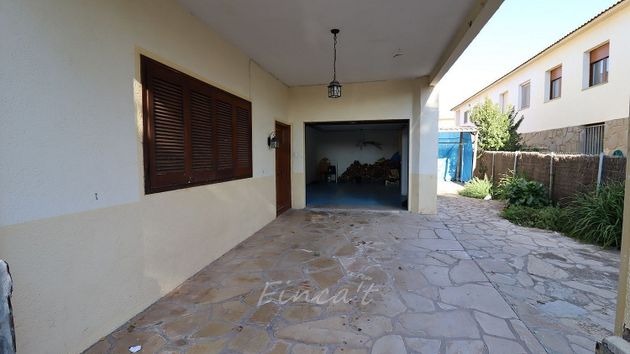 Foto 2 de Casa en venda a calle Esport de 4 habitacions amb garatge i jardí