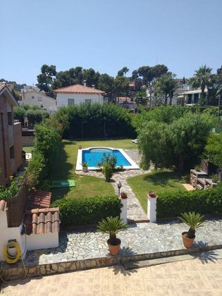 Foto 2 de Chalet en venta en Montmar de 5 habitaciones con terraza y piscina