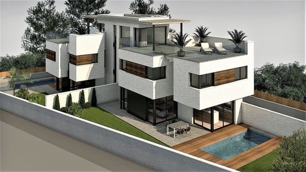Foto 2 de Casa en venda a Baixador de 4 habitacions amb terrassa i piscina