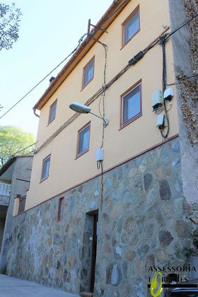 Foto 2 de Venta de chalet en Torrelles de Llobregat de 3 habitaciones con terraza y jardín