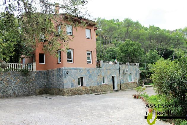 Foto 2 de Xalet en venda a Torrelles de Llobregat de 7 habitacions amb terrassa i piscina