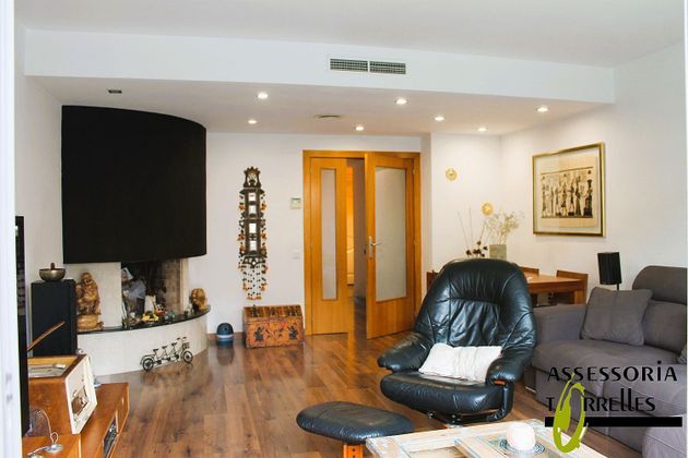Foto 1 de Casa en venda a Torrelles de Llobregat de 3 habitacions amb terrassa i garatge