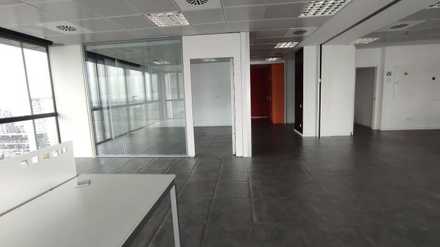 Foto 2 de Oficina en lloguer a Gran Via LH de 210 m²