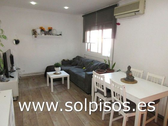 Foto 1 de Pis en venda a Centre - Prat de Llobregat, El de 3 habitacions amb balcó i aire acondicionat