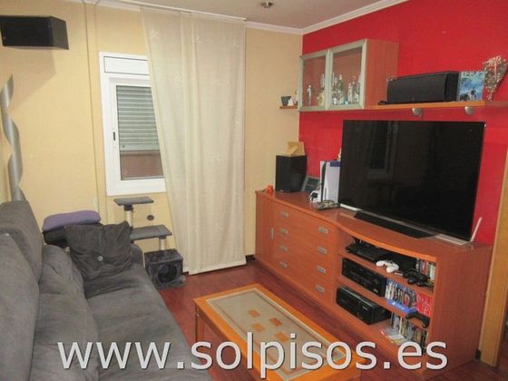Foto 1 de Pis en venda a Centre - Prat de Llobregat, El de 3 habitacions amb aire acondicionat i calefacció