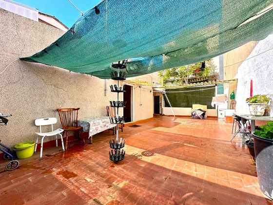 Foto 1 de Casa en venda a Canovelles de 4 habitacions amb terrassa