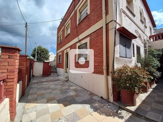 Foto 2 de Xalet en venda a Parets del Vallès de 6 habitacions amb terrassa i balcó