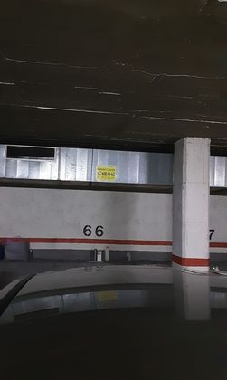 Foto 1 de Alquiler de garaje en calle De Sants de 16 m²