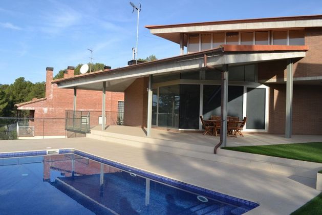 Foto 1 de Xalet en venda a Matadepera de 6 habitacions amb piscina i garatge