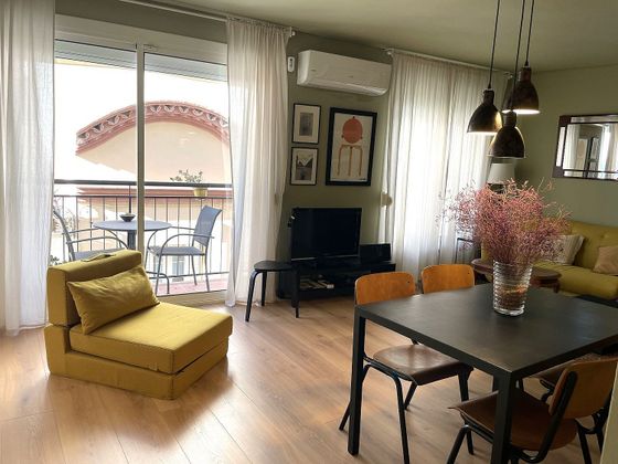 Foto 1 de Alquiler de piso en Centre - Sitges de 1 habitación con muebles y balcón