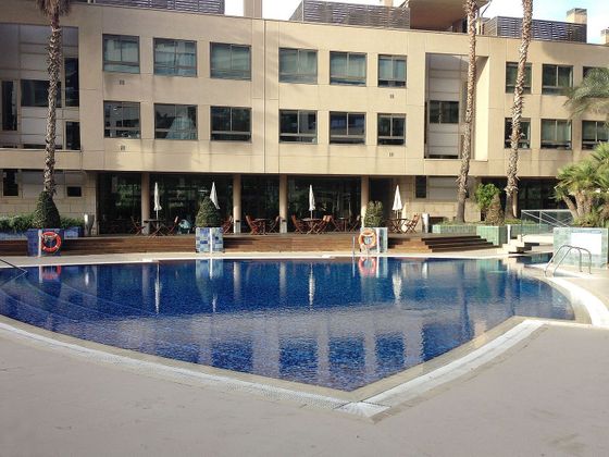 Foto 1 de Piso en venta en Diagonal Mar i el Front Marítim del Poblenou de 4 habitaciones con terraza y piscina