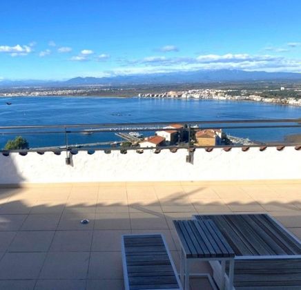 Foto 1 de Venta de dúplex en Port Esportiu - Puig Rom - Canyelles de 3 habitaciones con terraza y piscina