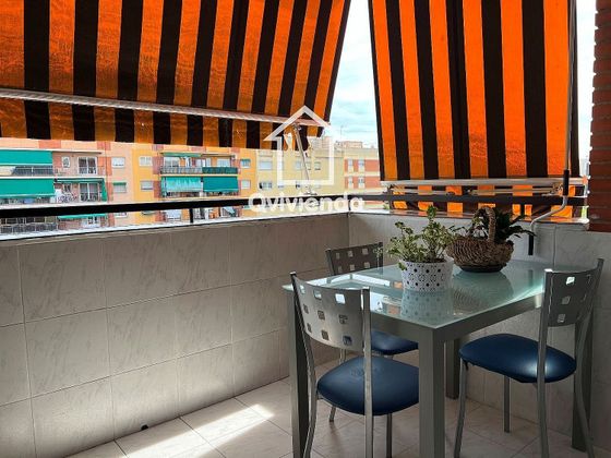 Foto 1 de Piso en venta en L'Hostal - Lledoner de 3 habitaciones con terraza y balcón