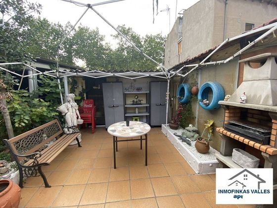 Foto 2 de Casa en venta en Parets del Vallès de 4 habitaciones con terraza y jardín